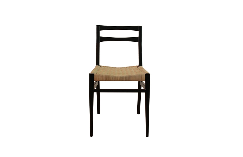 EEAgnes_MK2_chair_frontal.jpg